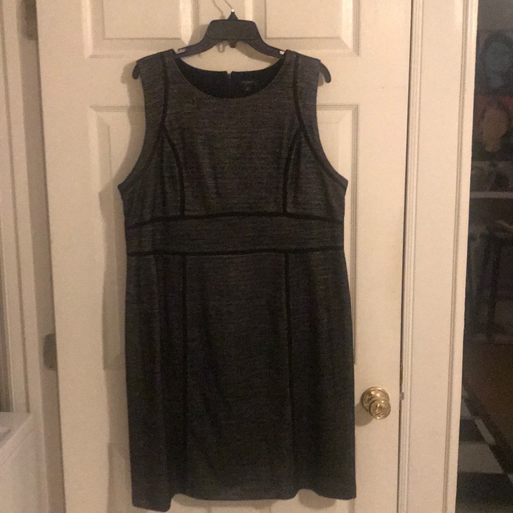 Ann Taylor sleeveless dress